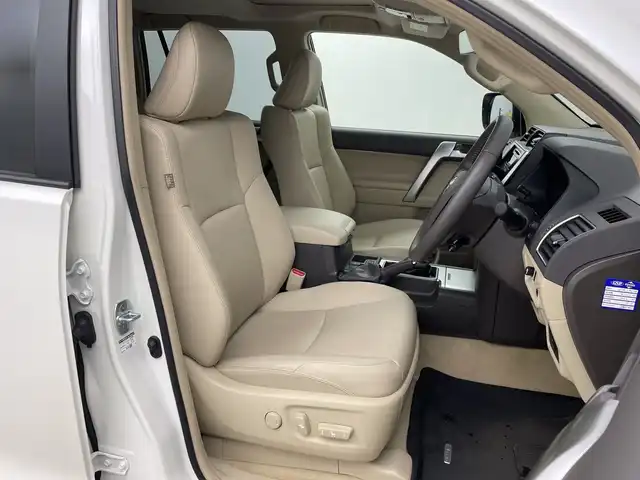 トヨタ ランドクルーザー プラド TX Lパッケージ マットブラED 新潟県 2023(令5)年 1.5万km ホワイトパールクリスタルシャイン 純正アルパインナビ/レーダークルーズコントロ―ル/ETC/バックカメラ/フルセグ/社外フロアマット/前席パワーシート/前席シートヒーター/前席エアシート/純正18インチAW夏タイヤ/純正LEDヘッドライト/フォグランプ