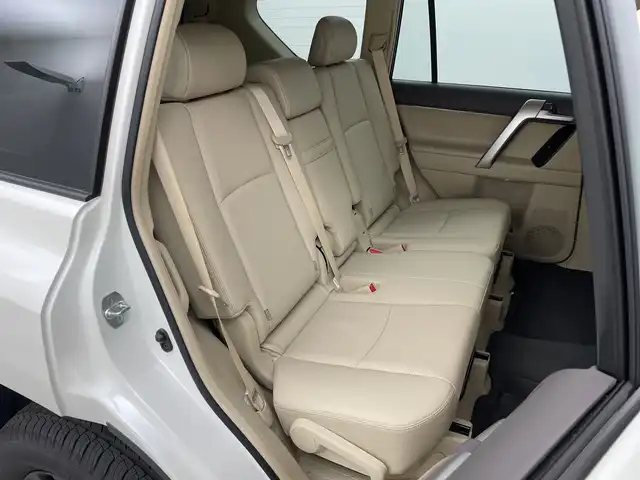 トヨタ ランドクルーザー プラド TX Lパッケージ マットブラED 新潟県 2023(令5)年 1.5万km ホワイトパールクリスタルシャイン 純正アルパインナビ/レーダークルーズコントロ―ル/ETC/バックカメラ/フルセグ/社外フロアマット/前席パワーシート/前席シートヒーター/前席エアシート/純正18インチAW夏タイヤ/純正LEDヘッドライト/フォグランプ