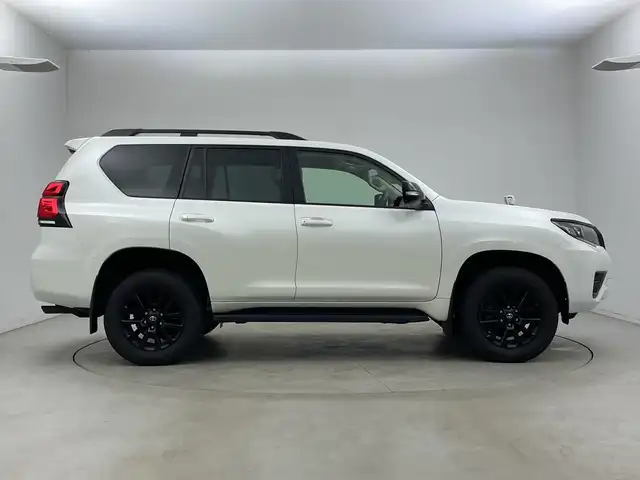 トヨタ ランドクルーザー プラド TX Lパッケージ マットブラED 新潟県 2023(令5)年 1.5万km ホワイトパールクリスタルシャイン 純正アルパインナビ/レーダークルーズコントロ―ル/ETC/バックカメラ/フルセグ/社外フロアマット/前席パワーシート/前席シートヒーター/前席エアシート/純正18インチAW夏タイヤ/純正LEDヘッドライト/フォグランプ