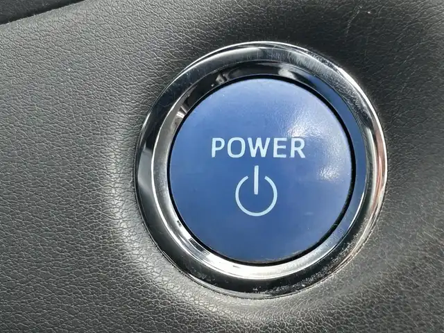 トヨタ クラウン ハイブリッド RS リミテッド 岡山県 2020(令2)年 13万km プレシャスブラックパール 登録時走行距離129301km/純正ナビ/フルセグTV(AM/FM/CD/DVD/Bluetooth)/バックカメラ/ビルトインETC/トヨタセーフティセンス/・ブラインドスポットモニター/・レーダークルーズコントロール/・オートマチックハイビーム/・プリクラッシュセーフティ/横滑り防止装置/オートブレーキホールド/D/N席パワーシート/D/N席シートヒーター/ステアリングヒーター/AC100V電源/ハーフレザーシート/純正フロアマット/18インチ純正AW