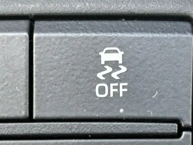 トヨタ クラウン ハイブリッド RS リミテッド 岡山県 2020(令2)年 13万km プレシャスブラックパール 登録時走行距離129301km/純正ナビ/フルセグTV(AM/FM/CD/DVD/Bluetooth)/バックカメラ/ビルトインETC/トヨタセーフティセンス/・ブラインドスポットモニター/・レーダークルーズコントロール/・オートマチックハイビーム/・プリクラッシュセーフティ/横滑り防止装置/オートブレーキホールド/D/N席パワーシート/D/N席シートヒーター/ステアリングヒーター/AC100V電源/ハーフレザーシート/純正フロアマット/18インチ純正AW