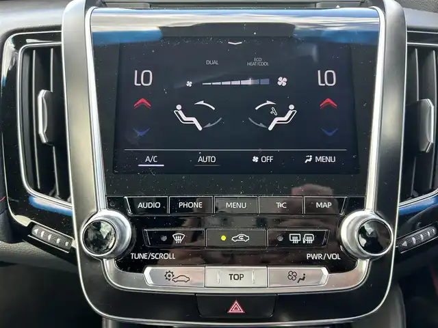 トヨタ クラウン ハイブリッド RS リミテッド 岡山県 2020(令2)年 13万km プレシャスブラックパール 登録時走行距離129301km/純正ナビ/フルセグTV(AM/FM/CD/DVD/Bluetooth)/バックカメラ/ビルトインETC/トヨタセーフティセンス/・ブラインドスポットモニター/・レーダークルーズコントロール/・オートマチックハイビーム/・プリクラッシュセーフティ/横滑り防止装置/オートブレーキホールド/D/N席パワーシート/D/N席シートヒーター/ステアリングヒーター/AC100V電源/ハーフレザーシート/純正フロアマット/18インチ純正AW