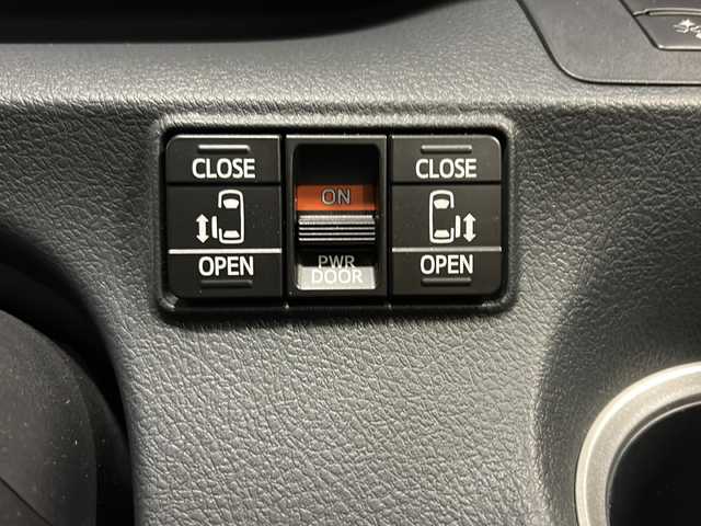 トヨタ シエンタ ハイブリッド G クエロ 栃木県 2019(平31)年 4.8万km ホワイトパールクリスタルシャイン 純正SDナビ/・NSZT-W68T/・Bluetooth CD DVD/・TV ワンセグ/・バックカメラ/クルーズコントロール/スマートスペアアキー/純正ドライブレコーダー/ETC/両側パワースライドドア/ハーフレザーシート/シートヒーター/ステアリングヒーター/ウォークスルー/衝突被害軽減システム/コーナーセンサー/レーンキープアシスト/LEDヘッドライト/オートライト/取扱説明書