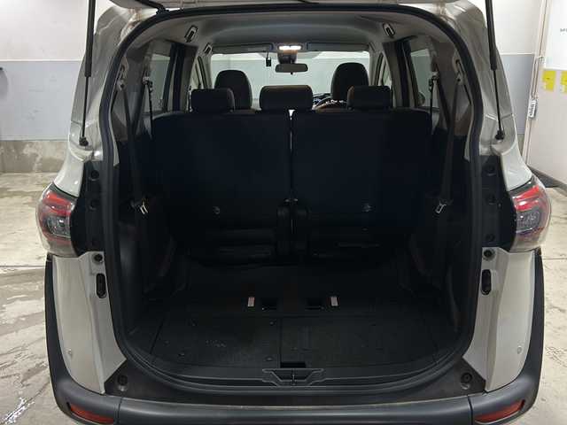 トヨタ シエンタ ハイブリッド G クエロ 栃木県 2019(平31)年 4.8万km ホワイトパールクリスタルシャイン 純正SDナビ/・NSZT-W68T/・Bluetooth CD DVD/・TV ワンセグ/・バックカメラ/クルーズコントロール/スマートスペアアキー/純正ドライブレコーダー/ETC/両側パワースライドドア/ハーフレザーシート/シートヒーター/ステアリングヒーター/ウォークスルー/衝突被害軽減システム/コーナーセンサー/レーンキープアシスト/LEDヘッドライト/オートライト/取扱説明書