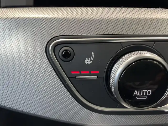 アウディ Ａ４ アバント 1.4TFSI 1stED 静岡県 2017(平29)年 3.9万km デイトナグレーパールエフェクト 限定230台/Slineエクステリアパッケージ/アウディプレセンス/バーチャルコックピット/純正ナビ/・Bluetooth/・バックカメラ/・フルセグテレビ/パークアシスト/アドバンスドキーシステム/運転席パワーシート/前席シートヒーター/純正ドライブレコーダー/ETC/電動リアゲート/純正17インチアルミホイール