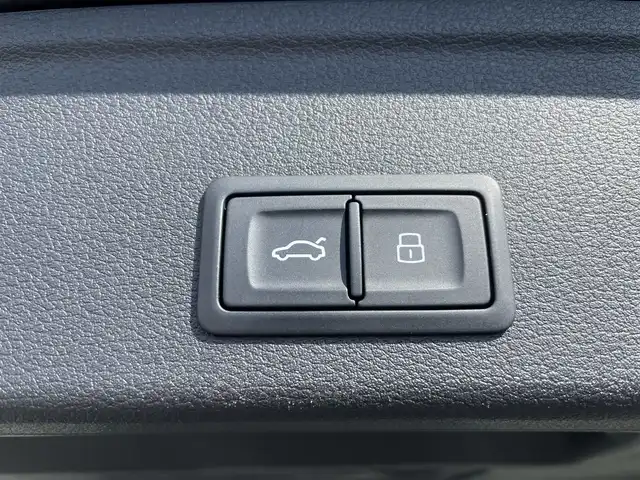 アウディ Ａ４ アバント 1.4TFSI 1stED 静岡県 2017(平29)年 3.9万km デイトナグレーパールエフェクト 限定230台/Slineエクステリアパッケージ/アウディプレセンス/バーチャルコックピット/純正ナビ/・Bluetooth/・バックカメラ/・フルセグテレビ/パークアシスト/アドバンスドキーシステム/運転席パワーシート/前席シートヒーター/純正ドライブレコーダー/ETC/電動リアゲート/純正17インチアルミホイール