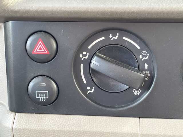 スズキ エブリイ PA 福岡県 2013(平25)年 6.5万km スペリアホワイト オーディオ/（AM/FM）/ワンオーナー/4WD/エアコン・パワーステアリング/スペアキー/フロアマット/両側スライドドア/Wエアバッグ/ドアバイザー/ヘッドライトレベライザー