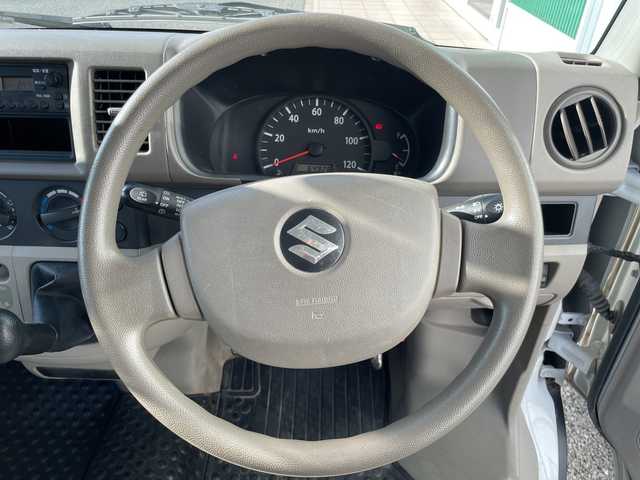 スズキ エブリイ PA 福岡県 2013(平25)年 6.5万km スペリアホワイト オーディオ/（AM/FM）/ワンオーナー/4WD/エアコン・パワーステアリング/スペアキー/フロアマット/両側スライドドア/Wエアバッグ/ドアバイザー/ヘッドライトレベライザー