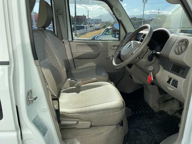 スズキ エブリイ PA 福岡県 2013(平25)年 6.5万km スペリアホワイト オーディオ/（AM/FM）/ワンオーナー/4WD/エアコン・パワーステアリング/スペアキー/フロアマット/両側スライドドア/Wエアバッグ/ドアバイザー/ヘッドライトレベライザー