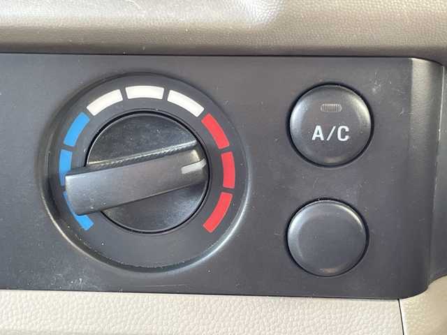 スズキ エブリイ PA 福岡県 2013(平25)年 6.5万km スペリアホワイト オーディオ/（AM/FM）/ワンオーナー/4WD/エアコン・パワーステアリング/スペアキー/フロアマット/両側スライドドア/Wエアバッグ/ドアバイザー/ヘッドライトレベライザー