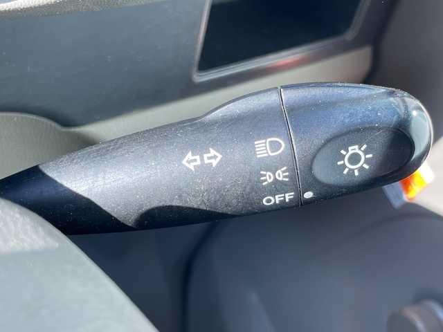 スズキ エブリイ PA 福岡県 2013(平25)年 6.5万km スペリアホワイト オーディオ/（AM/FM）/ワンオーナー/4WD/エアコン・パワーステアリング/スペアキー/フロアマット/両側スライドドア/Wエアバッグ/ドアバイザー/ヘッドライトレベライザー