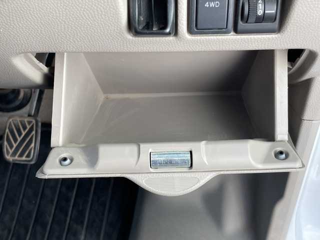 スズキ エブリイ PA 福岡県 2013(平25)年 6.5万km スペリアホワイト オーディオ/（AM/FM）/ワンオーナー/4WD/エアコン・パワーステアリング/スペアキー/フロアマット/両側スライドドア/Wエアバッグ/ドアバイザー/ヘッドライトレベライザー