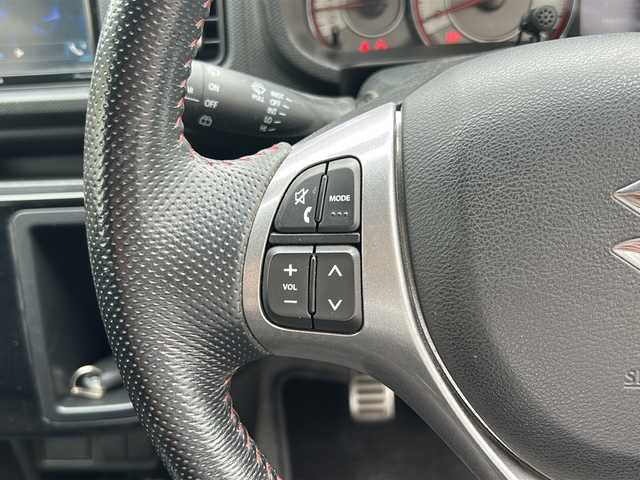 スズキ アルト ワークス 沖縄県 2017(平29)年 3.4万km スチールシルバーM ナビ/（ＡＭ／ＦＭ／ＣＤ／ＤＶＤ／ＢＴ）/ＵＳＢ入力端子　/スマートキー　/純正フロアマット　/横滑り機能　/純正１５インチアルミホイール　/プッシュスタート /オートライト /ベンチシート