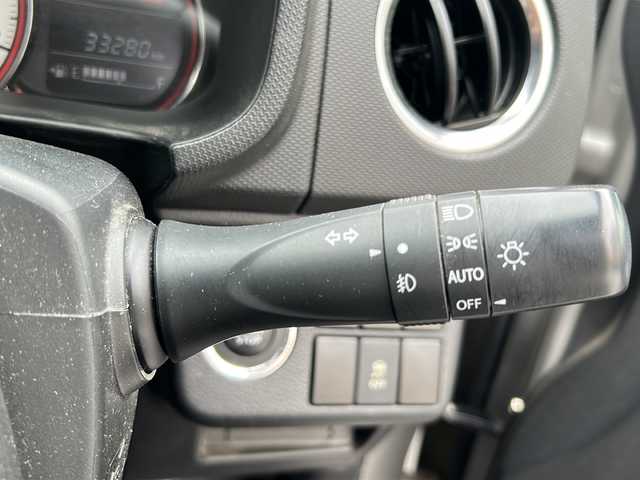 スズキ アルト ワークス 沖縄県 2017(平29)年 3.4万km スチールシルバーM ナビ/（ＡＭ／ＦＭ／ＣＤ／ＤＶＤ／ＢＴ）/ＵＳＢ入力端子　/スマートキー　/純正フロアマット　/横滑り機能　/純正１５インチアルミホイール　/プッシュスタート /オートライト /ベンチシート