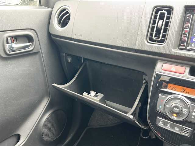 スズキ アルト ワークス 沖縄県 2017(平29)年 3.4万km スチールシルバーM ナビ/（ＡＭ／ＦＭ／ＣＤ／ＤＶＤ／ＢＴ）/ＵＳＢ入力端子　/スマートキー　/純正フロアマット　/横滑り機能　/純正１５インチアルミホイール　/プッシュスタート /オートライト /ベンチシート