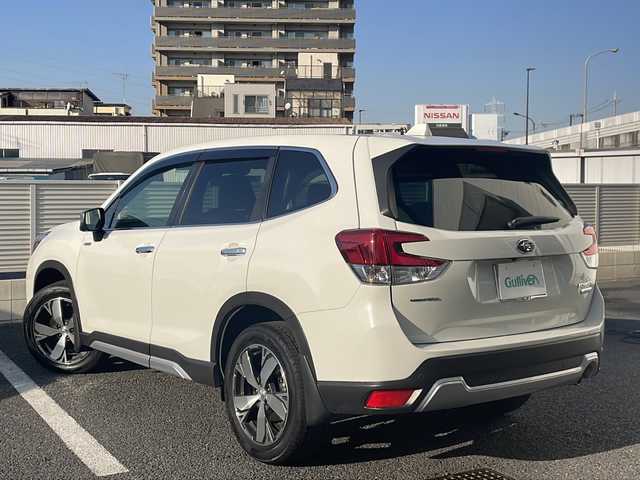 スバル フォレスター ハイブリッド アドバンス 東京都 2021(令3)年 6.6万km クリスタルホワイトP ワンオーナー/ドラレコ連動純正メモリナビ/フルセグ/バックカメラ/サイド/フロント/レーダークルーズコントロール/車線逸脱警報装置/ブラインドスポットモニター/ハンドルヒーター/デジタルインナーミラー/パドルシフト/全席シートヒーター/運転席メモリーシート/D/N席パワーシート/スマートキー×2
