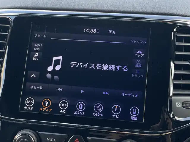 クライスラー・ジープ ジープ グランドチェロキー LTD 山梨県 2019(平31)年 6.5万km ブライトホワイト 後期　/黒革　/ＡＣＣ　/８．４ＵＣナビ　/Ｂカメラ　/フルセグＴＶ　/ＢＴ　/ＵＳＢ　/ステアリングＨ　/ＬＫＡ　/ＢＳＡ　/カープレイ　/ＨＩＤ　/Ａライト　/シートＨ　/ベンチＬ　/エアサス　/Ａブレーキアシスト　/保証書