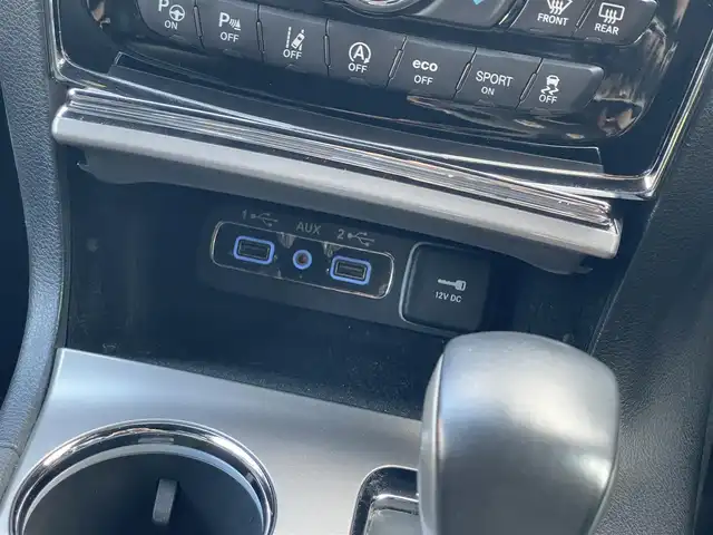 クライスラー・ジープ ジープ グランドチェロキー LTD 山梨県 2019(平31)年 6.5万km ブライトホワイト 後期　/黒革　/ＡＣＣ　/８．４ＵＣナビ　/Ｂカメラ　/フルセグＴＶ　/ＢＴ　/ＵＳＢ　/ステアリングＨ　/ＬＫＡ　/ＢＳＡ　/カープレイ　/ＨＩＤ　/Ａライト　/シートＨ　/ベンチＬ　/エアサス　/Ａブレーキアシスト　/保証書