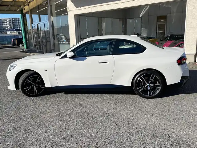 ＢＭＷ ＢＭＷ ２２０ｉ クーペ Mスポーツ 神奈川県 2023(令5)年 3.1万km アルピンホワイトⅢ 純正メモリーナビ/全方位カメラ/ミラーETC/純正前後ドライブレコーダー/AppleCarPlay/AndroidAuto/USB/BT/ハーフレザーシート/前席パワーシート/シートヒーター/純正18インチAW/LEDヘッドライト/HUD/レーダークルーズコントロール/PCS/LKA/BSM/コーナーセンサー/パーキングアシスト/後退アシスト/パドルシフト/プッシュスタート・スマートキー×2/R6/7年ディーラー整備記録/保証書・取説あり