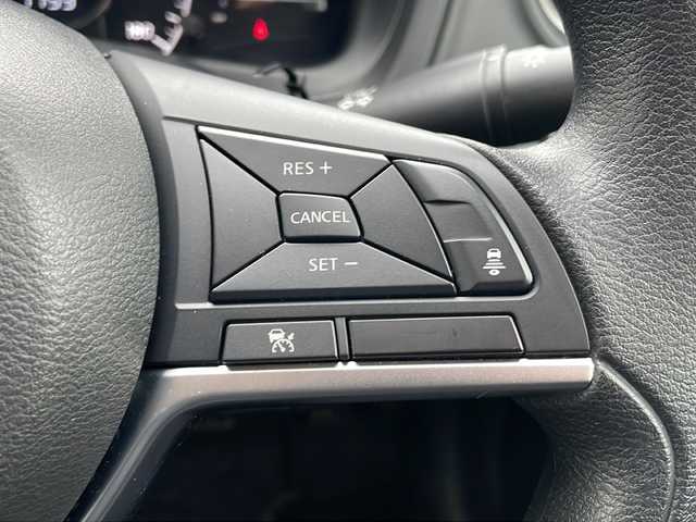 日産 ノート e－パワー X 道東・釧路十勝 2018(平30)年 1.3万km ブリリアントシルバー ナビ　MM318D-W/(AM/FM/CD/DVD/BT)/ETC/ステアリングスイッチ/夏タイヤ積込/純正15インチAW/社外フロアマット/ドアバイザー/コーナーセンサー　前後/レーンキープアシスト/オートライト/ABS/横滑り防止装置