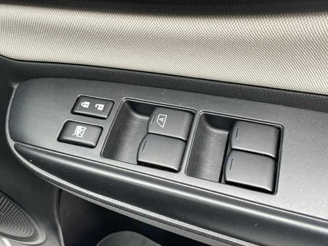 日産 ノート e－パワー X 道東・釧路十勝 2018(平30)年 1.3万km ブリリアントシルバー ナビ　MM318D-W/(AM/FM/CD/DVD/BT)/ETC/ステアリングスイッチ/夏タイヤ積込/純正15インチAW/社外フロアマット/ドアバイザー/コーナーセンサー　前後/レーンキープアシスト/オートライト/ABS/横滑り防止装置