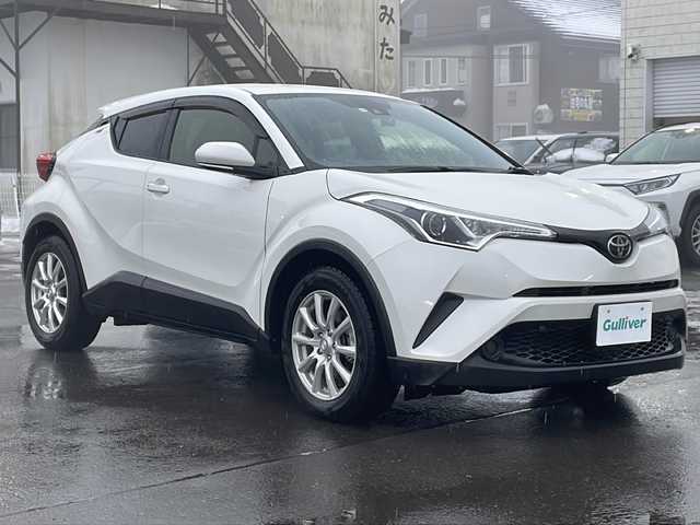 トヨタ Ｃ－ＨＲ S－T 道東・釧路十勝 2017(平29)年 9.2万km ホワイトパールクリスタルシャイン 4WD/純正メモリナビ　NSZT-W66T/　(AM/FM/CD/BT)/フルセグTV/バックカメラ/プリクラッシュセーフティ/レーンキープアシスト/オートハイビーム/レーダークルーズコントロール/前コーナーセンサー/社外ドライブレコーダー/純正AW夏タイヤセット(215/60R17)積込/トノカバー