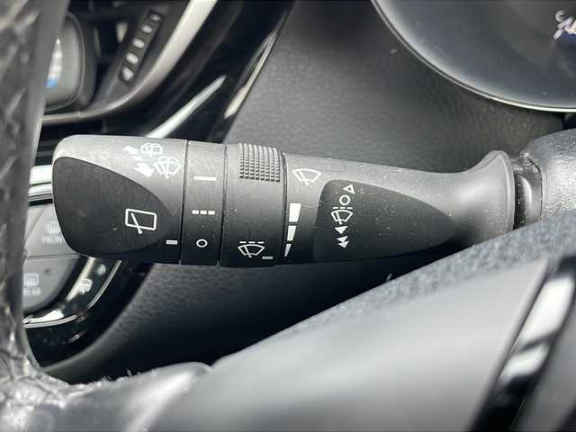 トヨタ Ｃ－ＨＲ S－T 道東・釧路十勝 2017(平29)年 9.2万km ホワイトパールクリスタルシャイン 4WD/純正メモリナビ　NSZT-W66T/　(AM/FM/CD/BT)/フルセグTV/バックカメラ/プリクラッシュセーフティ/レーンキープアシスト/オートハイビーム/レーダークルーズコントロール/前コーナーセンサー/社外ドライブレコーダー/純正AW夏タイヤセット(215/60R17)積込/トノカバー