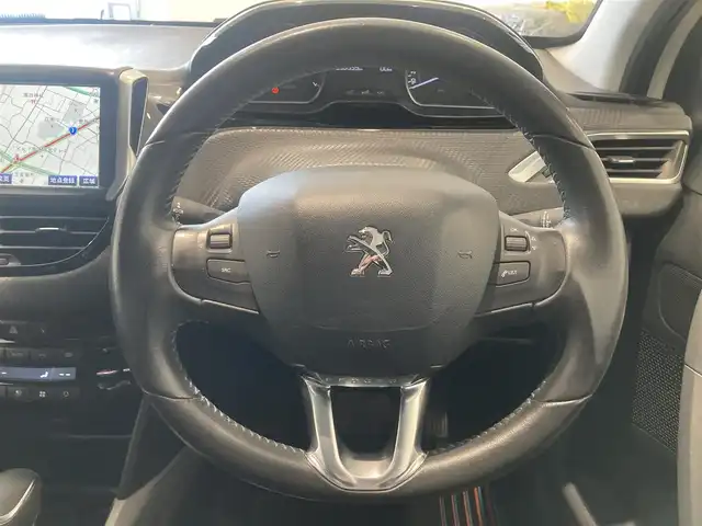 プジョー ２００８ クロスシティ 熊本県 2016(平28)年 5.9万km パール 純正ナビ/FM/AM/Bluetooth/AUX/クルーズコントロール/ETC/MTモード付AT/ハーフレザーシート/シートヒーター/パーキングセンサー/リモコンキー×２/ステアリングスイッチ/革巻きステアリング/ヘッドライトレベライザー/HIDヘッドライト/純正17インチアルミホイール/取扱説明書/保証書