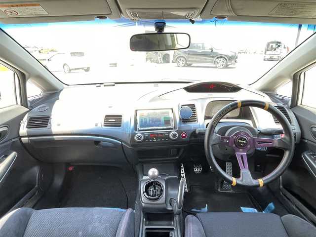 ホンダ シビック タイプR 滋賀県 2007(平19)年 19.7万km チャンピオンシップホワイト Panasonicナビ/(フルセグ/CD/DVD/ipod/FM/AM)/6MT/ETC/HIDライト/社外フォグ/運転席RECAROシート/TEINサスペンション/カーボンボンネット/dpRacing ステアリング/柿本改マフラー/BLITZエアクリーナー