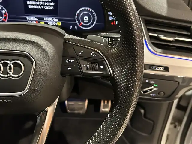アウディ Ｑ７ 3．0TFSI クワトロ 道央・札幌 2018(平30)年 5.7万km グレイシアホワイトメタリック グレイシアホワイトメタリック/Sラインパッケージ/アダプティブエアサスペンション/パノラマサンルーフ/マトリクスLEDヘッドライト/21インチマットチタンルックポリッシュトAW/リアアシスタンスパッケージ/　・アウディサイドアシスト/　・アウディプレセンスリヤ/　・サイドエアバック/7シーターパッケージ/　・三列目シート/　・4ゾーンエアコン/　・前後シートヒーター/　・三ブラインド