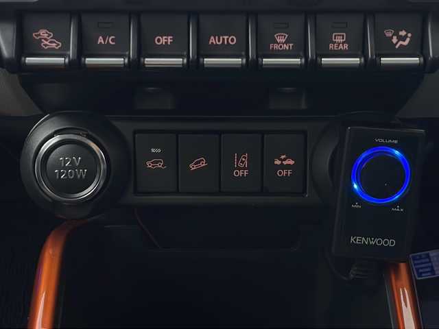 スズキ イグニス ハイブリッド MZ 秋田県 2016(平28)年 6.7万km ピュアホワイトP 4WD/社外ナビ/(FM/AM/Bluetooth/フルセグTV/DVD/CD)/バックカメラ/衝突軽減装置/横滑り防止装置/レーンキープアシスト/ダウンヒルアシスト/クルーズコントロール/ETC/ステアリングリモコン/パドルシフト/LEDヘッドライト/フォグランプ/オートライト/革巻きステアリング/電動格納ミラー/ウィンカーミラー/スマートキー/スペアキー/プッシュスタート/社外アルミホイール/純正フロアマット/ドアバイザー/社外マフラー/社外車高調