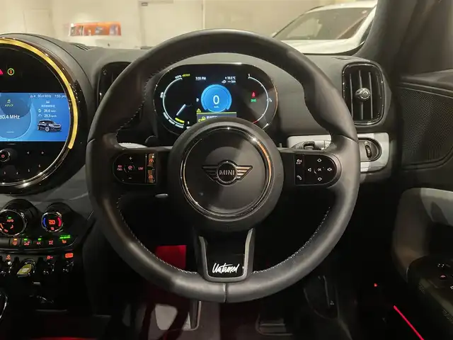ＭＩＮＩ ＢＭＷ ミニ クロスオーバー クーパー S E オール4アンテイムドED 道央・札幌 2022(令4)年 2.8万km モメンタムグレー 特別仕様車/　・MINI Yoursレザーラウンジハイランドグリーン/　・専用18インチアロイホイール/　・専用サイドスカットル/　・専用サイドストライプ/Apple CarPlay/USB/BT/バックカメラ/PDC/パーキングアシスト/ACC/ドライビングアシスト/マルチディスプレイメーターパネル/LEDヘッドライト/電動リアゲート