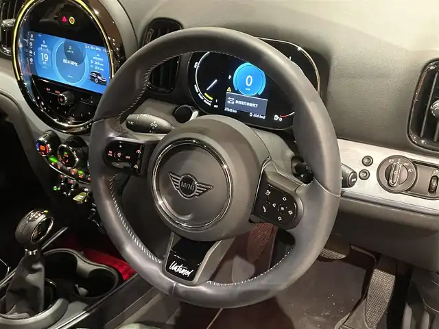 ＭＩＮＩ ＢＭＷ ミニ クロスオーバー クーパー S E オール4アンテイムドED 道央・札幌 2022(令4)年 2.8万km モメンタムグレー 特別仕様車/　・MINI Yoursレザーラウンジハイランドグリーン/　・専用18インチアロイホイール/　・専用サイドスカットル/　・専用サイドストライプ/Apple CarPlay/USB/BT/バックカメラ/PDC/パーキングアシスト/ACC/ドライビングアシスト/マルチディスプレイメーターパネル/LEDヘッドライト/電動リアゲート