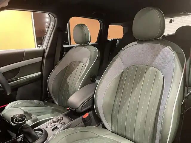 ＭＩＮＩ ＢＭＷ ミニ クロスオーバー クーパー S E オール4アンテイムドED 道央・札幌 2022(令4)年 2.8万km モメンタムグレー 特別仕様車/　・MINI Yoursレザーラウンジハイランドグリーン/　・専用18インチアロイホイール/　・専用サイドスカットル/　・専用サイドストライプ/Apple CarPlay/USB/BT/バックカメラ/PDC/パーキングアシスト/ACC/ドライビングアシスト/マルチディスプレイメーターパネル/LEDヘッドライト/電動リアゲート