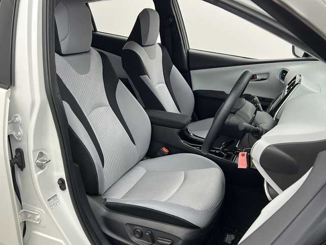 トヨタ プリウス A 三重県 2020(令2)年 2.3万km プレシャスホワイトパール 禁煙車/トヨタセーフティセンス/レーンキープアシスト/純正ナビ/CD/SD/ワンセグTV/バックカメラ/ヘッドアップディスプレイ/クリアランスソナー/レーダークルーズコントロール/ブラインドスポットモニター/パーキングアシスト/ビルトインETC/純正ドライブレコーダー/オートハイビーム