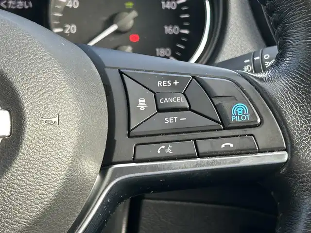 日産 エクストレイル ハイブリッド 20Xi 福岡県 2018(平30)年 7.2万km ホワイト ・純正ナビ（フルセグTV/DVD/Bluetooth）/・バックカメラ/・デジタルインナーミラー/・ETC/・ドライブレコーダー/・オートバックドア/・横滑り防止装置/・車両接近通報装置/・ドアミラーヒーター/・フォグランプ/・デュアルオートエアコン/・電動パーキングブレーキ/・電動格納ミラー/・LEDヘッドライト/・純正エアロ（フロント・サイド・リアスポイラー）/・後席送風機