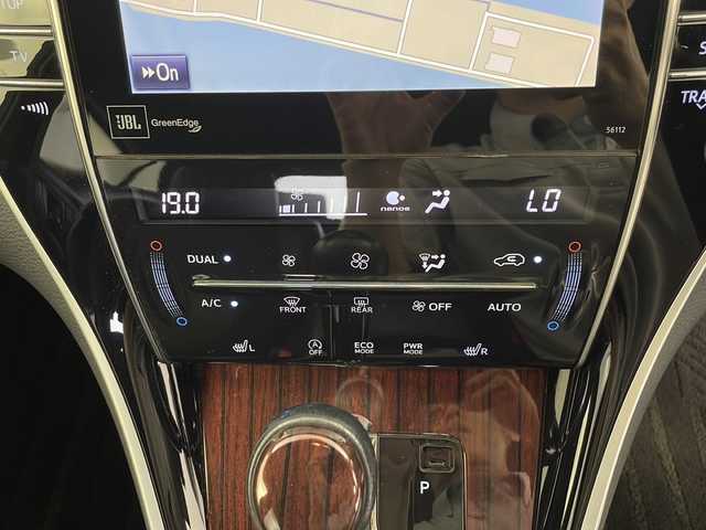 トヨタ ハリアー プレミアム アドバンスドP 鹿児島県 2014(平26)年 8.6万km スパークリングブラックパールクリスタルシャイン 純正ナビ　/（フルセグ/Bluetooth/CD/DVD/AM/FM/AUX）/サンルーフ　/JBLサウンド　/パノラミックビューモニター　/ビルドインETC　/シートヒーター　/パワーバックドア/置くだけ充電　/クルーズコントロール　/パワーシート　/オートマチックハイビーム　/ドアバイザー/純正アルミホイール/純正フロアマット/オートライト/パワーシート/パーキングアシスト