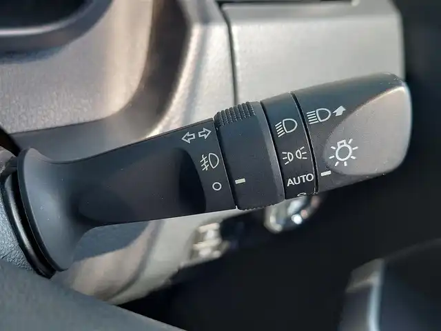 トヨタ ルーミー カスタムG 東京都 2020(令2)年 3.5万km ブラックマイカメタリック 純正9インチナビ/バックカメラ/ビルトインETC/両側パワースライドドア/シートヒーター/クルーズコントロール/衝突軽減システム/オートマチックハイビーム/コーナーセンサー/スマートキー/LEDヘッドライト/アイドリングストップ