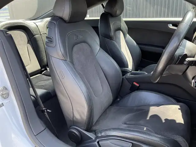 アウディ ＴＴクーペ 1．8 TFSI Sライン コンペティション 福島県 2014(平26)年 3.8万km グレイシアホワイトメタリック Sラインハーフレザーシート/専用ミラーカバー/専用19インチAW/専用リアスポイラー/純正ナビ/・CD/DVD/BT/フルセグTV/パドルシフト/ETC/オートヘッドライト /HIDヘッドライト/ステアリングスイッチ/リモコンキー/取扱説明書/保証書/スペアキー