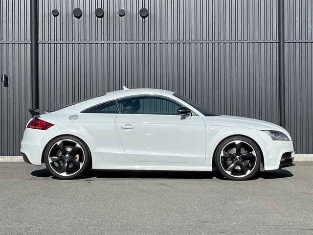 アウディ ＴＴクーペ 1．8 TFSI Sライン コンペティション 福島県 2014(平26)年 3.8万km グレイシアホワイトメタリック Sラインハーフレザーシート/専用ミラーカバー/専用19インチAW/専用リアスポイラー/純正ナビ/・CD/DVD/BT/フルセグTV/パドルシフト/ETC/オートヘッドライト /HIDヘッドライト/ステアリングスイッチ/リモコンキー/取扱説明書/保証書/スペアキー
