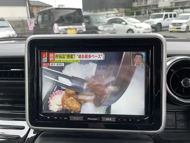 スズキ スペーシア カスタム HYBRID XS 埼玉県 2020(令2)年 11.8万km ピュアホワイトP (株)IDOMが運営する【じしゃロン川越店】の自社ローン専用車両になります。こちらは現金またはオートローンご利用時の価格です。自社ローンご希望の方は別途その旨お申付け下さい/純正ナビ　AVIC-RLS901II/フルセグ/Bluetooth/CD/DVD/AM/FM/全方位モニター/衝突軽減ブレーキ/レーンキープアシスト/レーダークルーズコントロール/ハーフレザー/シートヒーター/両側パワースライドドア/シートバックテーブル/LEDヘッドライト/フォグ/ウインカーミラー/純正１５インチアルミホイール/ハンドルカバー/ドアバイザー/純正フロアマット/前後ドライブレコーダー/コーナーセンサー/車両取扱説明書/保証書