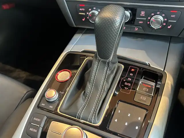 アウディ Ａ７ SB 2.0 TFSI クワトロ S LINE P 宮城県 2016(平28)年 6万km 白 アシスタンスパッケージ/BOSEサウンドシステム/MMIナビゲーションシステム/フルセグTV/バックカメラ/マトリクスLEDヘッドライト/オートライト/ブラックレザーシート/シートヒーター/パワーシート/純正19インチAW/アドバンストキー/パワーバックドア/ドライブレコーダー/ETC車載器