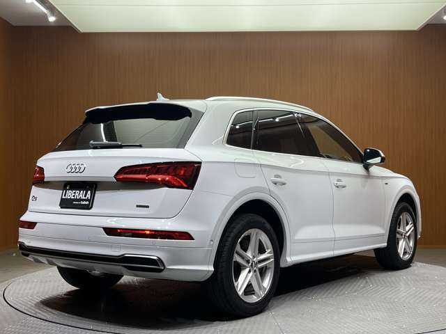 アウディ Ｑ５ 40TDIクワトロ スポーツ 千葉県 2019(平31)年 4.8万km グレイシアホワイトメタリック マトリクスＬＥＤ　/純正ナビ　/３６０°カメラ　/ＡＣＣ　/ハーフレザーシート　/シートヒーター　/パワーシート　/ハイビームアシスト　/電動リアゲート　/パーキングアシスト　/ダウンヒルアシスト　/純正１９インチＡＷ