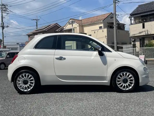 フィアット ５００ ツインエア ラウンジ 埼玉県 2019(平31)年 2.4万km 白 ・カラーコード：227　　/・排気量：900CC/・ディーラー記録簿R2.3.5年　R6（商品化センター記録有）/・ターボ車両/・スカイルーフ/・社外ナビ(AM/FM/CD/DVD/フルセグTV/BT/SD）/・バックカメラ/・前後ドライブレコーダー/・ETC/・ステアリングスイッチ/・HIDヘットライト/・フォグライト/・バックソナー/・純正15インチ/・純正マット/・取扱説明書/・保証書/・スペアキー×1