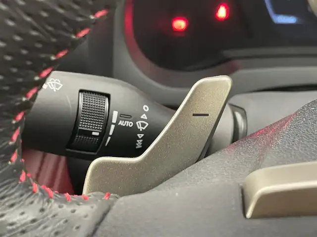 レクサス ＲＣ 300h Fスポーツ 埼玉県 2018(平30)年 2.4万km ラディアントレッドコントラストレイヤリング 純正ナビ　バックカメラ　ＢＳＭ　赤レザーシート　セーフティセンス　ビルトインＥＴＣ２．０　ドライブレコーダー　レーダークルーズ　メモリシート　ステアリングヒーター　シートヒーター　ベンチレーション