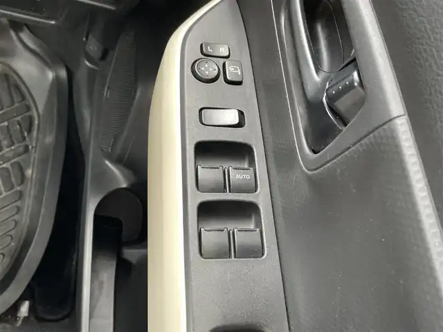 スズキ クロスビー HYBRID MX 東京都 2019(令1)年 6.8万km ピュアホワイトP ワンオーナー　/ナビ　/ＴＶ　/ビルトインＥＴＣ　/ドラレコ　/ＬＥＤヘッド　/スマートキー　/スペアキー×２　/パドルシフト　/純正１６インチＡＷ　/衝突被害軽減　/オートライト　/リアコーナーセンサー　/Ｂｌｕｅｔｏｏｔｈ