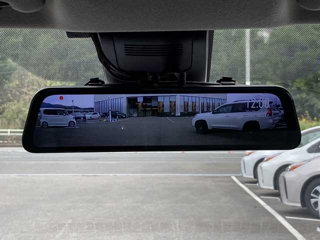 トヨタ シエンタ ファンベースG 佐賀県 2019(令1)年 6.8万km ブラックマイカ 純正9インチナビ/パノラマミックビューモニター/純正フリップダウンモニター/両側パワースライドドア/プリクラッシュセーフティ/レーンディパーチャーアラート/オートハイビーム/クリアランスソナー/リアシートリマインダー/シートヒーター/ステアリングヒーター/ステアリングリモコン/ビルトインETC/ドライブレコーダー/プッシュスタート/スマートキー