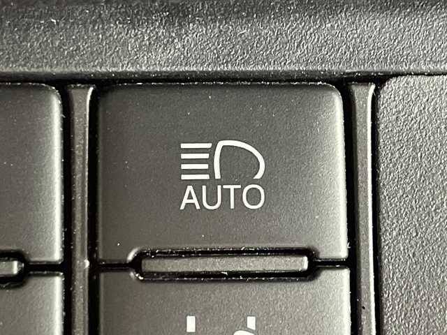 トヨタ シエンタ G クエロ 神奈川県 2019(平31)年 4.8万km ブラックマイカ トヨタセーフティセンス/・プリクラッシュセーフティ/・レーンディパーチャーアラート/・オートマチックハイビーム/純正7型ナビ/・BT/フルセグTV/CD/DVD/SD/パノラミックビューモニター/両側電動スライドドア/ETC/ハーフレザーシート/革巻きステアリング/ステアリングスイッチ/Autoライト/アイドリングストップ機能/スマートキー/プッシュスタートボタン/LEDヘッドライト/フォグランプ/シートリフター/電動格納ミラー/ウィンカーミラー/コーナーセンサー/純正フロアマット/純正ドアバイザー