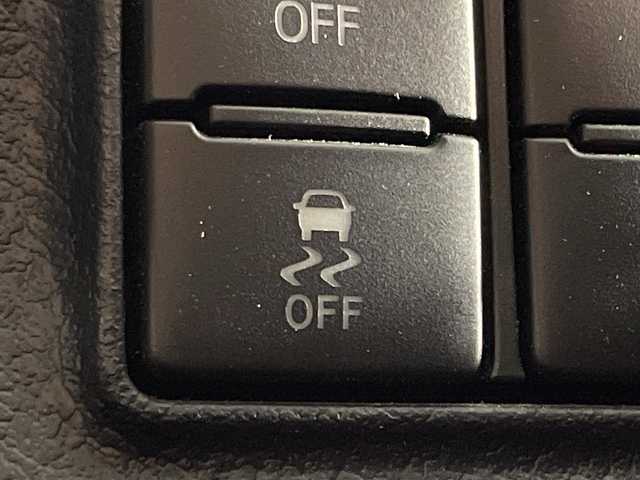 トヨタ シエンタ G クエロ 神奈川県 2019(平31)年 4.8万km ブラックマイカ トヨタセーフティセンス/・プリクラッシュセーフティ/・レーンディパーチャーアラート/・オートマチックハイビーム/純正7型ナビ/・BT/フルセグTV/CD/DVD/SD/パノラミックビューモニター/両側電動スライドドア/ETC/ハーフレザーシート/革巻きステアリング/ステアリングスイッチ/Autoライト/アイドリングストップ機能/スマートキー/プッシュスタートボタン/LEDヘッドライト/フォグランプ/シートリフター/電動格納ミラー/ウィンカーミラー/コーナーセンサー/純正フロアマット/純正ドアバイザー