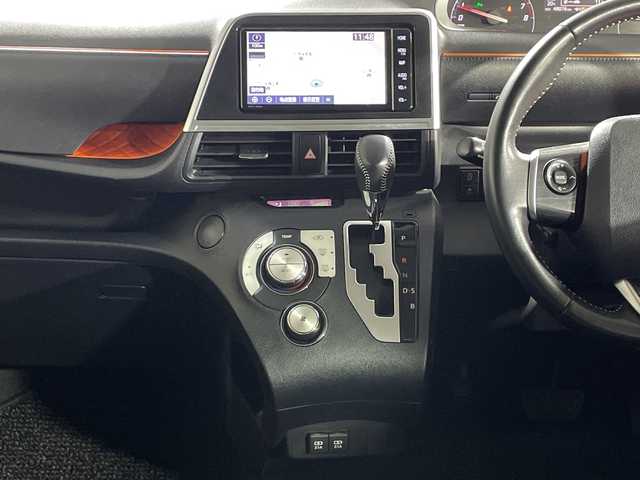 トヨタ シエンタ G クエロ 神奈川県 2019(平31)年 4.8万km ブラックマイカ トヨタセーフティセンス/・プリクラッシュセーフティ/・レーンディパーチャーアラート/・オートマチックハイビーム/純正7型ナビ/・BT/フルセグTV/CD/DVD/SD/パノラミックビューモニター/両側電動スライドドア/ETC/ハーフレザーシート/革巻きステアリング/ステアリングスイッチ/Autoライト/アイドリングストップ機能/スマートキー/プッシュスタートボタン/LEDヘッドライト/フォグランプ/シートリフター/電動格納ミラー/ウィンカーミラー/コーナーセンサー/純正フロアマット/純正ドアバイザー